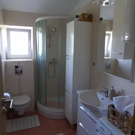 Apartment Magi Sutomiscica